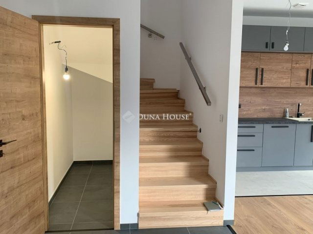 Eladó ikerház, Gárdonyban 128.5 M Ft, 5 szobás