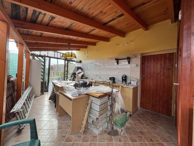 Eladó családi ház, Várdombon 32.8 M Ft, 2 szobás