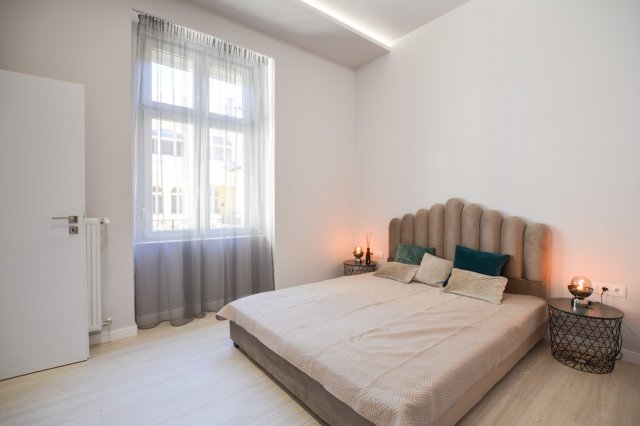 Eladó téglalakás, Budapesten, VI. kerületben, Hajós utcában