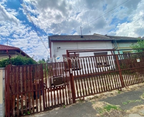 Eladó családi ház, Budapesten, XV. kerületben 89.99 M Ft