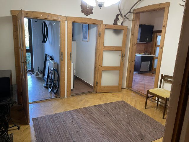 Kiadó téglalakás, albérlet, Pécsett, Sándor utcában, 3 szobás