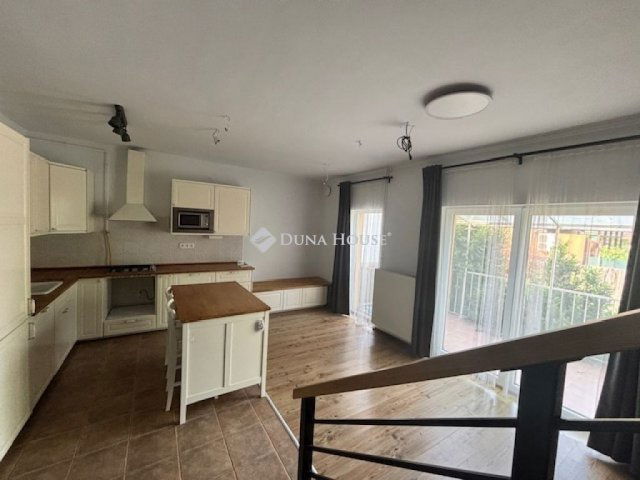 Eladó téglalakás, Üllőn 89.5 M Ft, 2+2 szobás