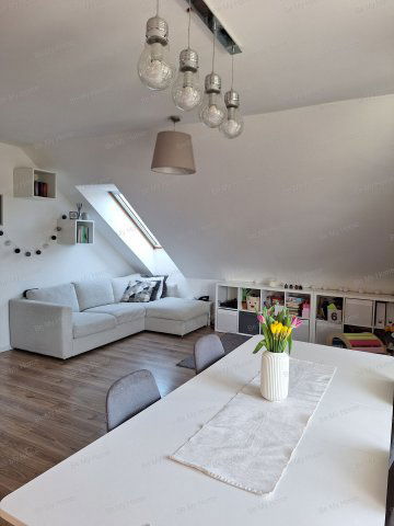 Eladó téglalakás, Szentendrén, Ady Endre úton 90 M Ft, 3 szobás