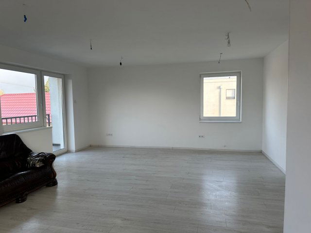 Eladó téglalakás, Debrecenben 109.9 M Ft, 5 szobás