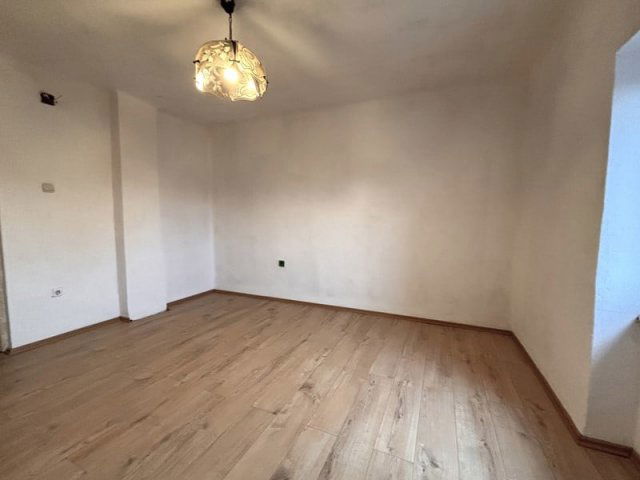 Eladó téglalakás, Pécsett, Kórház utcában 7.5 M Ft, 2 szobás