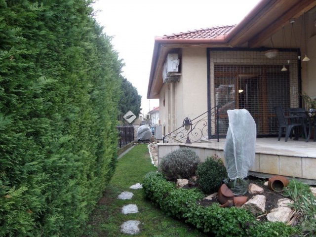 Eladó családi ház, Pécsett 115 M Ft, 3 szobás