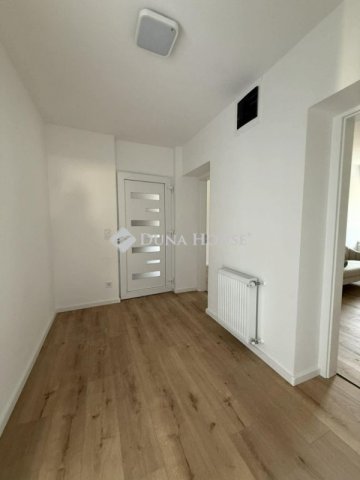 Eladó családi ház, Pécsett 89.9 M Ft, 4 szobás