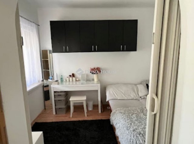 Eladó családi ház, Szigetszentmiklóson 109 M Ft, 4 szobás