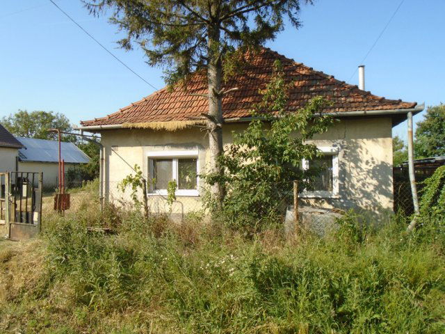 Eladó családi ház, Tószegen 6.5 M Ft, 2 szobás