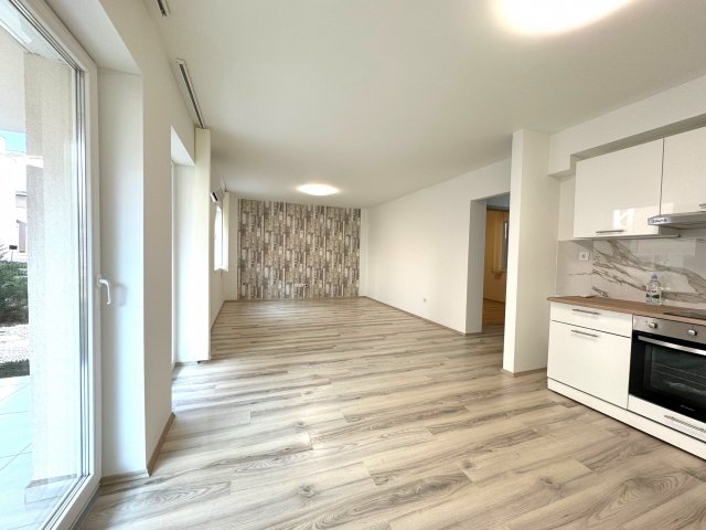 Eladó téglalakás, Pécsett 0.22 M Ft, 2 szobás