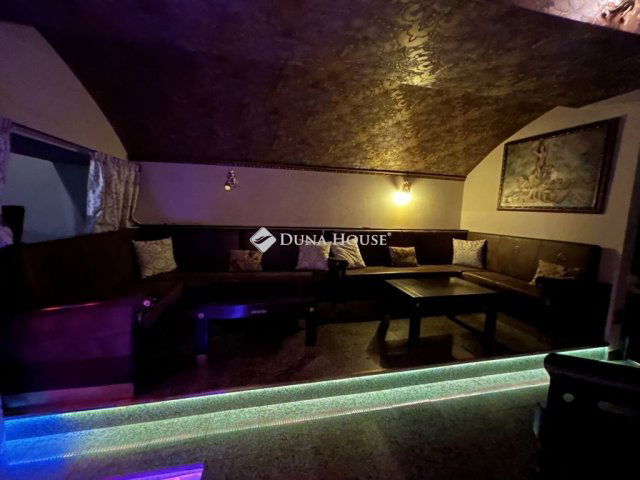 Eladó üzlethelyiség, Budapesten, VI. kerületben 150 M Ft