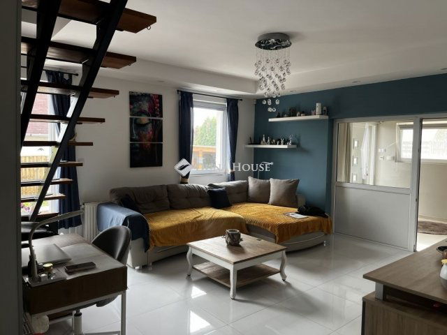 Eladó családi ház, Balatonalmádiban 252 M Ft, 5 szobás