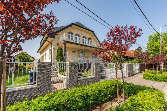 Eladó családi ház, Budapesten, XX. kerületben 260 M Ft, 6 szobás