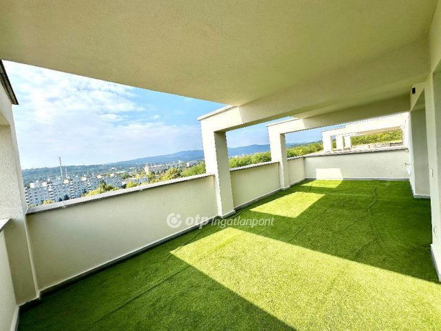 Eladó téglalakás, Miskolcon 109.9 M Ft, 3 szobás