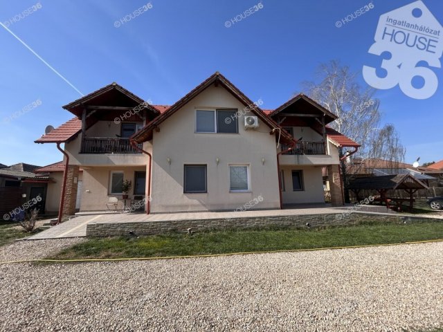 Eladó családi ház, Cserkeszőlőn 120 M Ft, 6 szobás