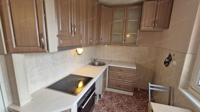 Eladó panellakás, Győrött 54.99 M Ft, 3 szobás