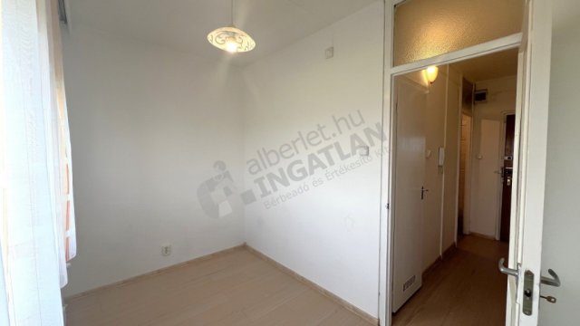 Kiadó panellakás, albérlet, XV. kerületben, Drégelyvár utcában