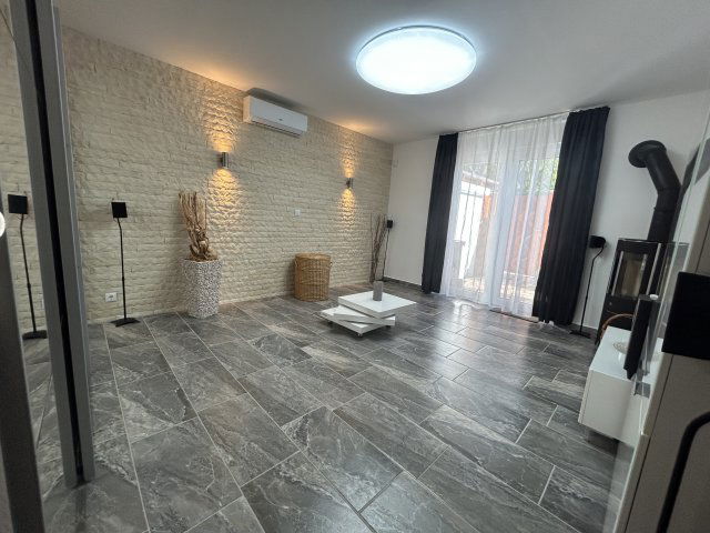 Eladó családi ház, Balatonmáriafürdőn 0.2 M Ft, 8 szobás