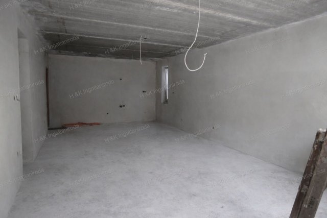 Eladó ikerház, Veresegyházon 120 M Ft, 4 szobás