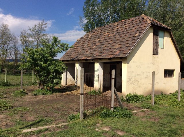 Eladó családi ház, Tatabányán 140 M Ft, 3 szobás