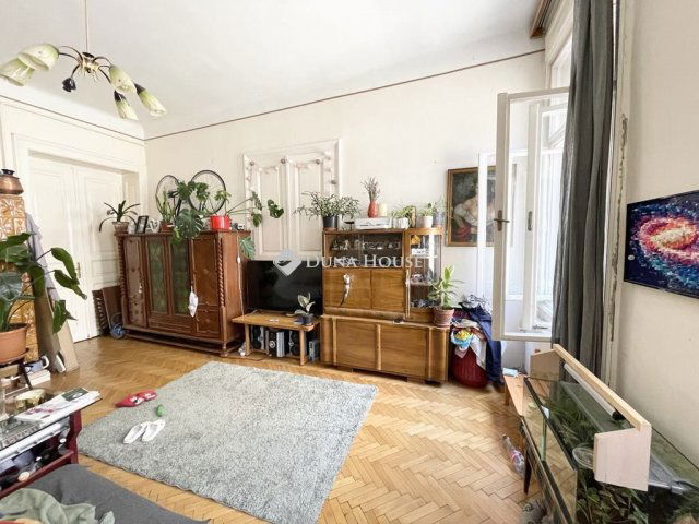 Eladó téglalakás, Budapesten, VI. kerületben 109 M Ft, 2 szobás