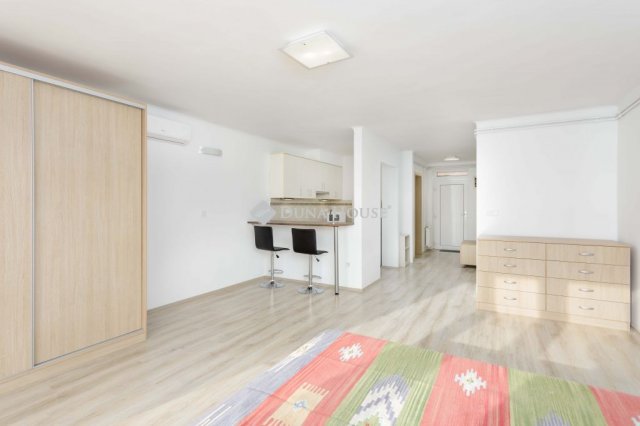 Eladó téglalakás, Mosonmagyaróváron 46.5 M Ft, 1 szobás