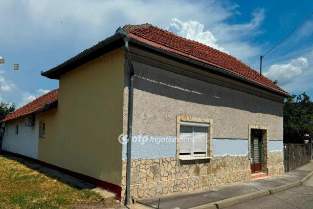 Eladó családi ház, Tiszafüreden 66 M Ft, 3+1 szobás