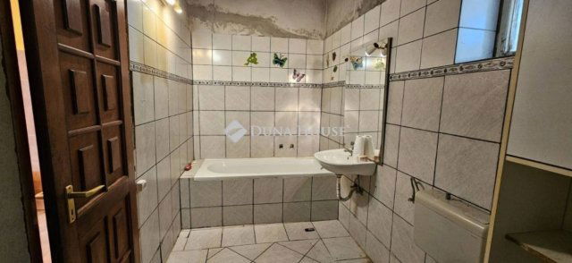 Eladó családi ház, Üllőn 53.9 M Ft, 2 szobás