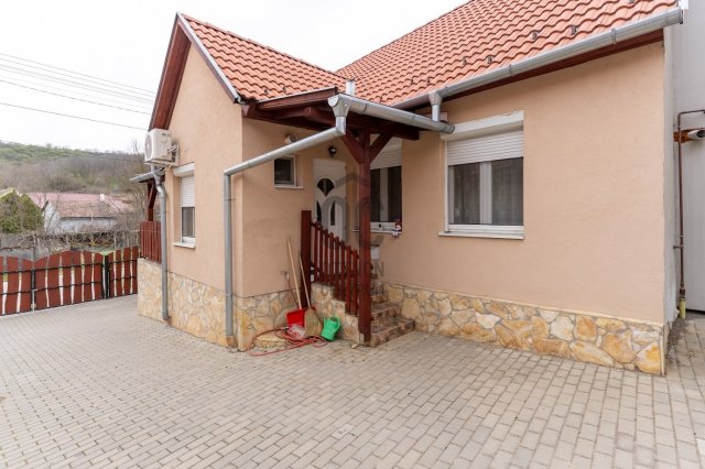 Eladó családi ház, Alsónánán 35 M Ft, 2 szobás