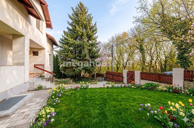 Eladó családi ház, Budaörsön 229 M Ft, 4 szobás