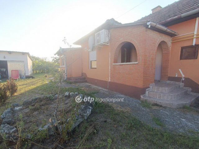 Eladó családi ház, Demecseren 15 M Ft, 2+1 szobás
