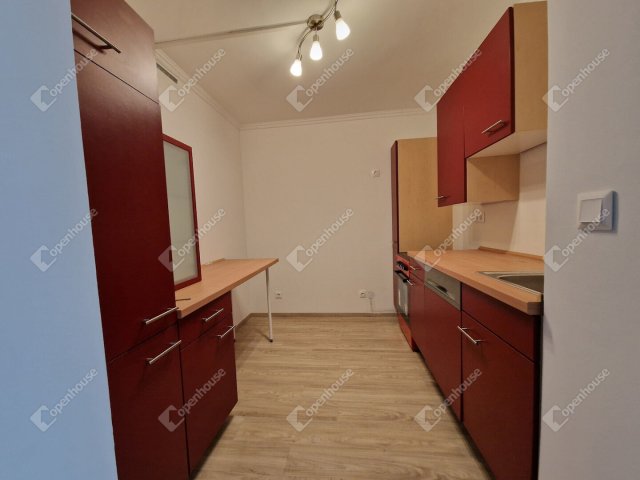 Eladó panellakás, Siófokon 80 M Ft, 3 szobás