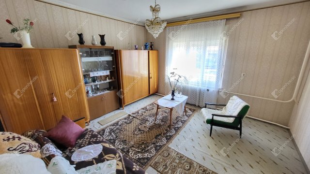 Eladó családi ház, Kácson 34.99 M Ft, 5 szobás