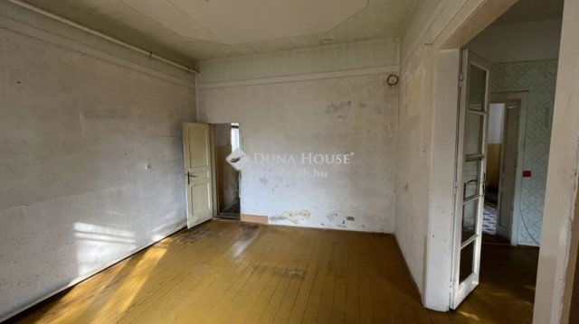 Eladó családi ház, Veresegyházon 64 M Ft, 4 szobás