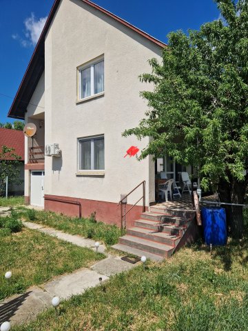 Eladó családi ház, Balatonalmádiban 112 M Ft, 6 szobás