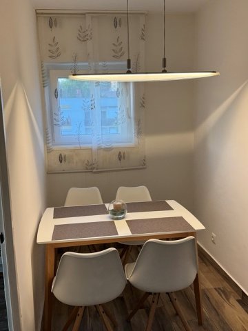 Kiadó panellakás, albérlet, Pécsett, Szigeti úton 180 E Ft / hó