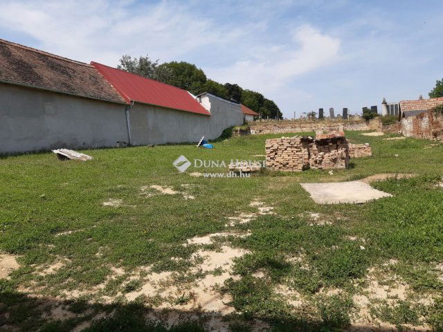 Eladó téglalakás, Bonyhádon 66 M Ft, 4 szobás