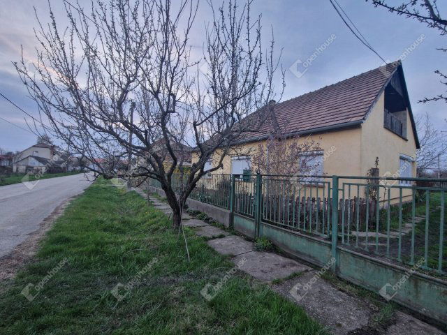 Eladó családi ház, Nagyigmándon 44.9 M Ft, 4 szobás