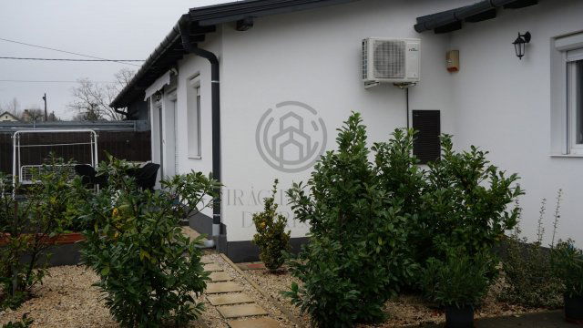 Eladó ikerház, Debrecenben 93 M Ft, 4 szobás