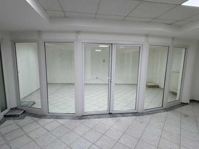 Kiadó üzlethelyiség, Kaposváron, Zárda utcában 55 E Ft / hó