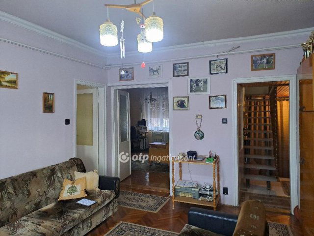 Eladó családi ház, Makón 52.45 M Ft, 5 szobás