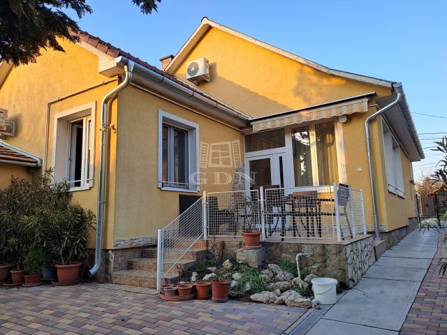 Eladó családi ház, Biatorbágyon 149.99 M Ft, 4 szobás