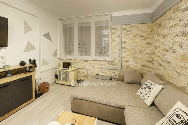 Eladó téglalakás, Miskolcon 36 M Ft, 2 szobás