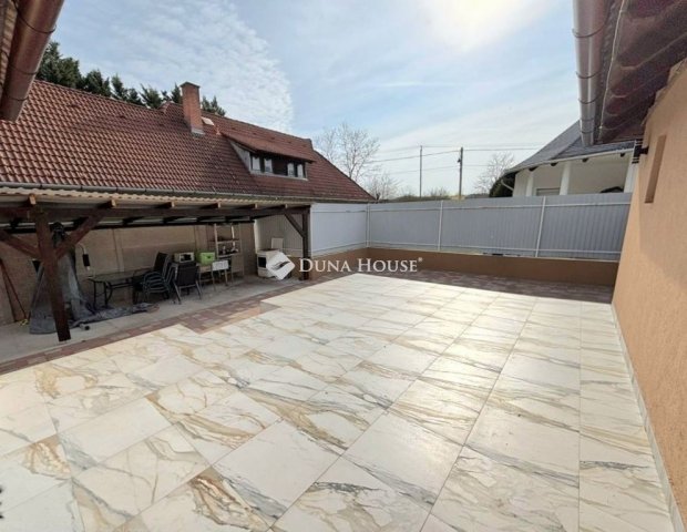 Eladó családi ház, Veresegyházon 109 M Ft, 3 szobás