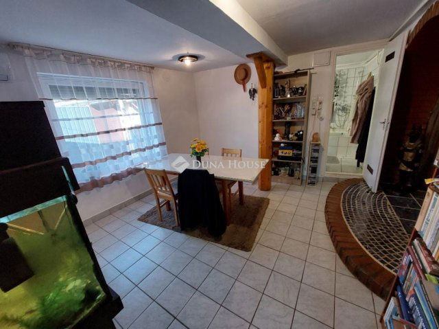 Eladó családi ház, Baján 28 M Ft, 3 szobás