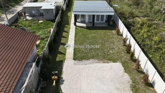 Eladó családi ház, Érden 53 M Ft, 3 szobás