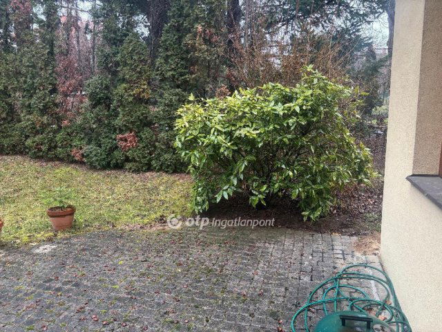 Eladó családi ház, Budapesten, II. kerületben 244.336 M Ft