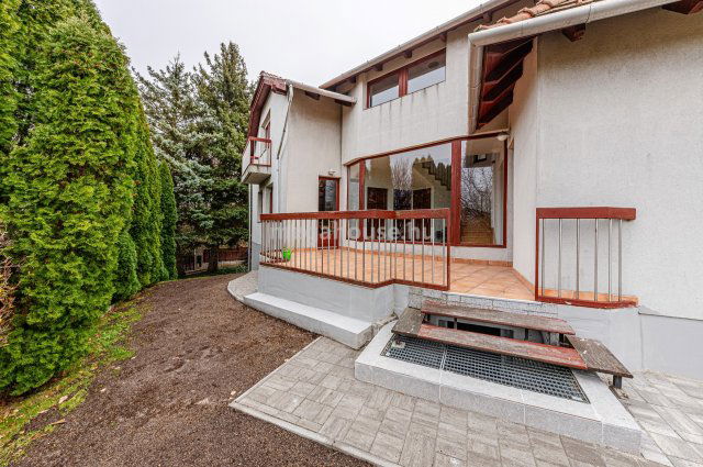 Eladó családi ház, Budaörsön 249 M Ft, 4 szobás