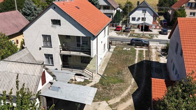 Eladó családi ház, Székesfehérvárott 96 M Ft, 5 szobás