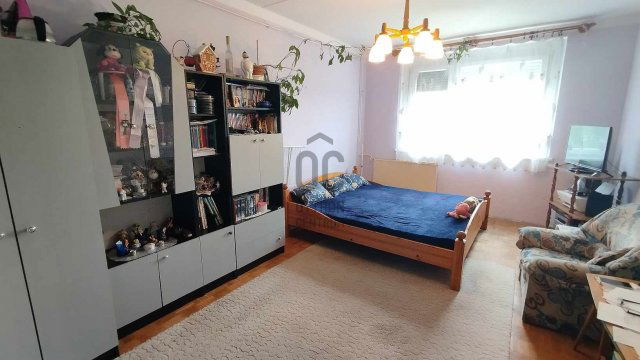 Eladó panellakás, Ajkán 26.55 M Ft, 2 szobás